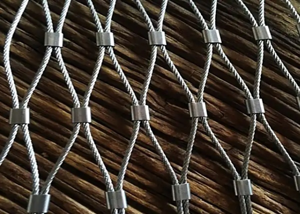 SS304 / 316 Stainless Steel Wire Rope Netting Mesh 1.6mm 30mm Buckle Type