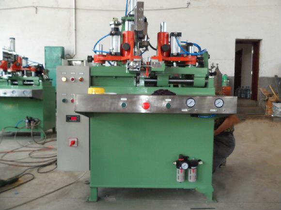 Máquina de corte de tubos internos de borracha totalmente automática para peso de motocicleta KG 20000 KG