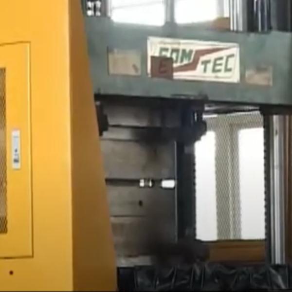 PLKS-1500 Air Filter Manufacturing Equipment 150T Blue Injection Machine