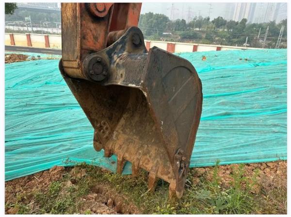 HITACHI ZX210lc 21 Tons Second Hand Excavator With Bucket Capacity 1.2m3