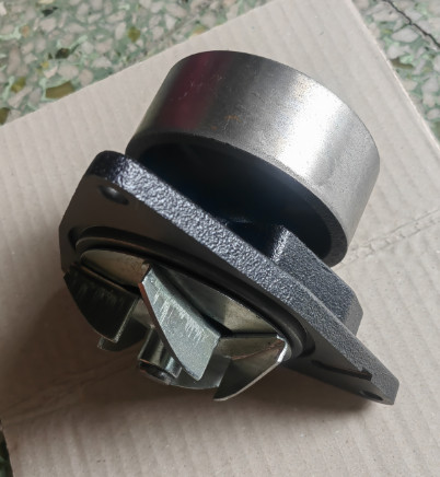 Запчасти двигателя Cummins 6D114 Водокачальный насос PC350-7 2 кг 3966841 6741