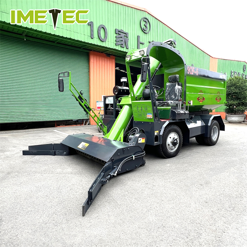 Auger Type Dairy Cow Manure Collector Dung Cleaning Equipment Self Dumping