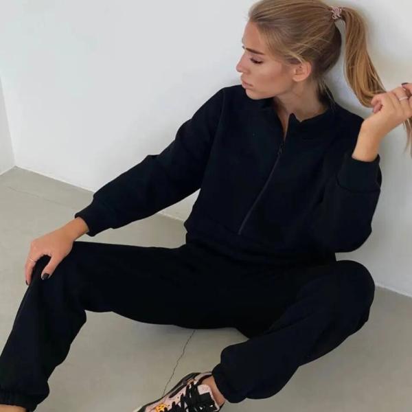                  Fall Winter Women Plain Tracksuits Casual Two Piece Crop Top Hoodies and Pants Set Fleece Custom Blank Tracksuit for Women             