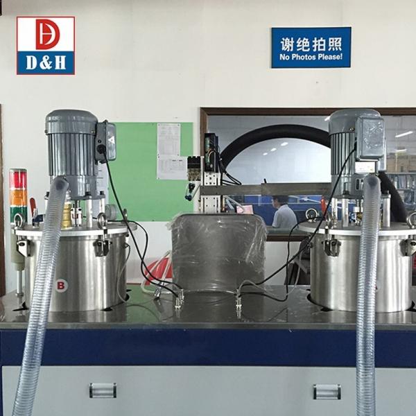 Máquina de distribuição de cola robótica de 460 kg para mistura composta de partes AB na fábrica