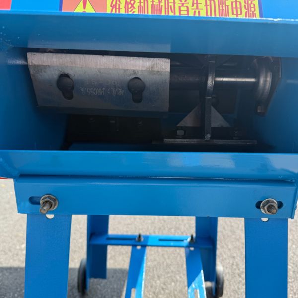 800kg/H Motor Diesel Drive Straw Cutter Machine Iron Chopping Machine For Silage