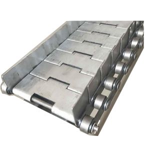 Courroie à mailles en acier inoxydable avec chaîne et plaques, haute résistance à l'usure et dimensions personnalisables pour un fonctionnement en douceur