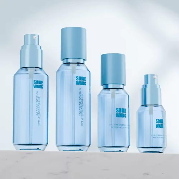 Bouteilles et bocaux de cosmétiques en PET Bouteille de shampooing réutilisable bleue ovale