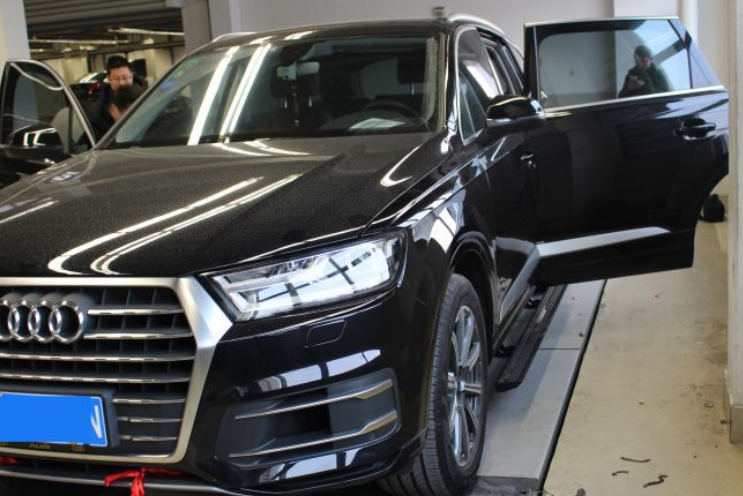 Audi Q7 Антипринк Power Running Boards с автоматическим развертыванием