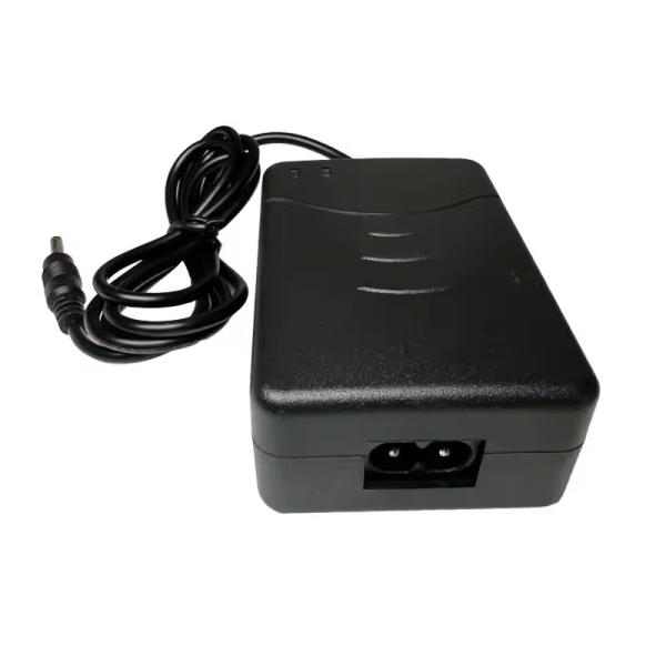 Universal Charger NC-III Battery Charger For South Total Station Li-30 LI-39Battery Li-IonBattery Charger NC-III Size3.5*1.35mm
