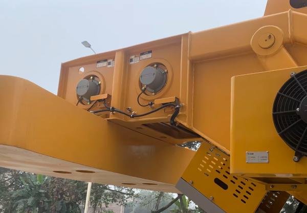 12 Ton XCMG Five Section Telescopic Boom Truck Crane XCT12L5-5 Construction Equipment