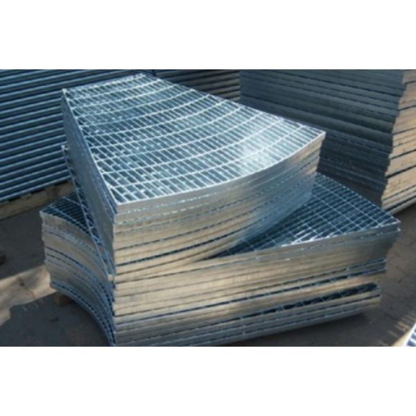 Grille à barres en acier à trou carré galvanisée à chaud