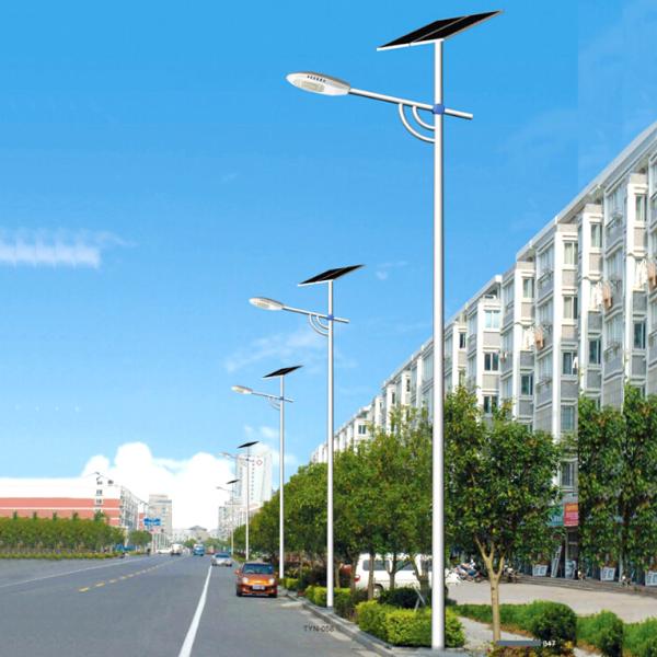 Double Arms LED Light Pole For High Standard Roadway Lighting