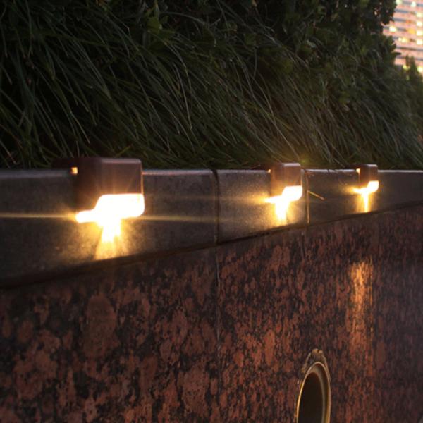 Multicolor Variable IP65 Outdoor Solar Spot Lights Landscape Fence Lighting