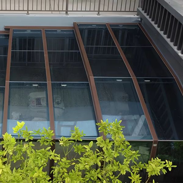 Modern Design Retractable Patio Enclosure Aluminum Roof Garden Sun Room Waterproof Feature Triangle Molding for Outdoor