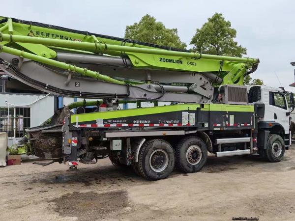 Zoomlion ZLJ5280THBJE 43X-5RZ Used Concrete Pump Truck 8 - 15 Bar Pressure