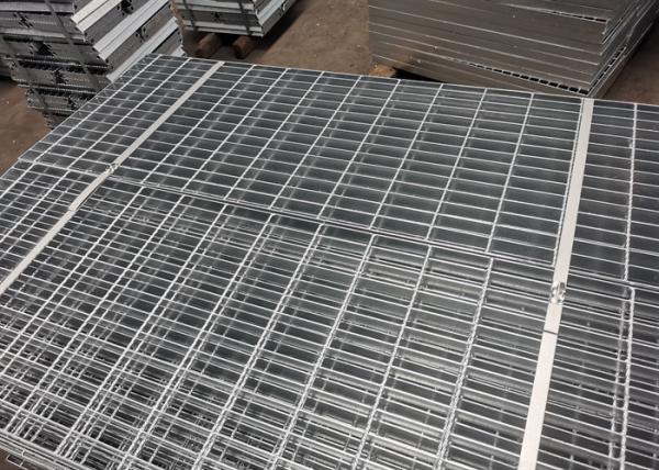 Non Slip Q345 Hot Dip Galvanized Steel Grating For Bridge Pavement