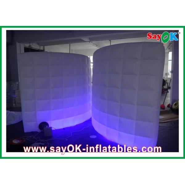 Стена ткани Оксфорда крупного плана шатра воздуха SAYOK Outwell раздувная с освещением приведенным для выставки/события