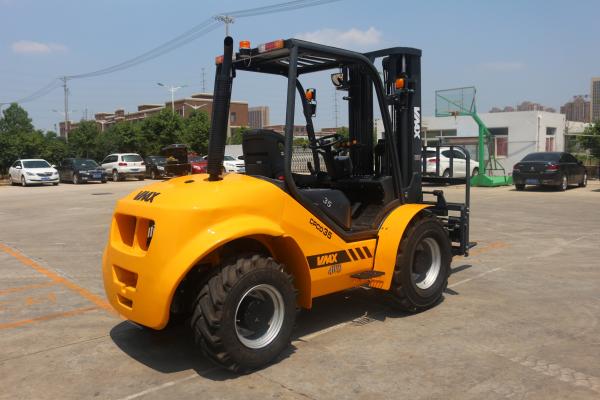 4x4 Rough Terrain Forklift 3.5 Ton Diesel Forklift Lifting Equipment