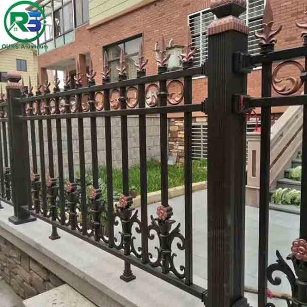 0.8-3.0mm personalizou a cerca de alumínio contemporânea Balustrade 15-20 anos de garantia