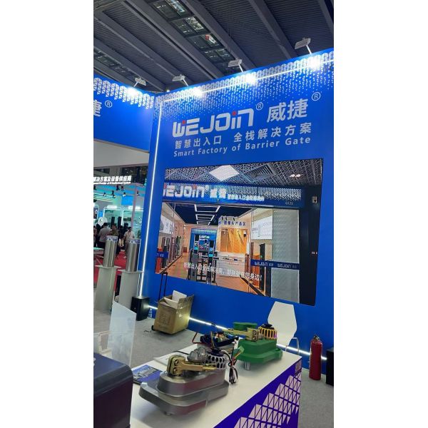 5 Million Cycles Car Parking Lot Security Gates 3s 6s Operating Time CE Certificated