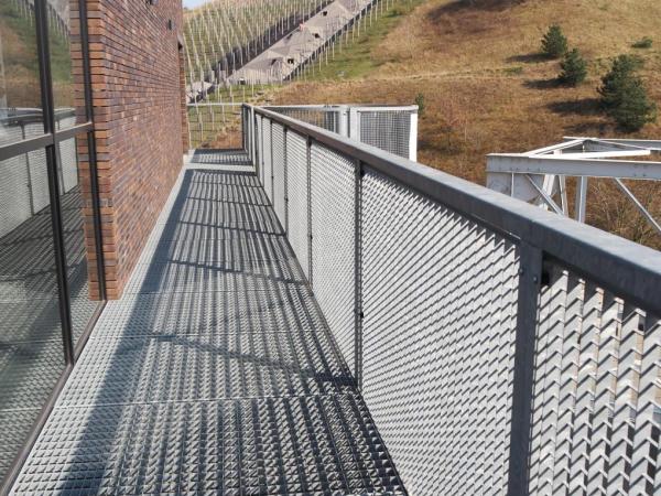 Press Welded High Strength Steel Bar Grating for Heavy Duty Applications with Robust Structure