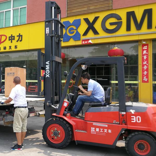 Energy Saving Diesel Forklift Truck 360mm/S Lifting Speed With 150mm Fork Width