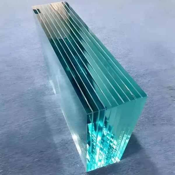 Vidrio laminado ultra claro de baja reflexión para fachadas de tiendas de lujo, comedores, hoteles, salas de estar y escaleras