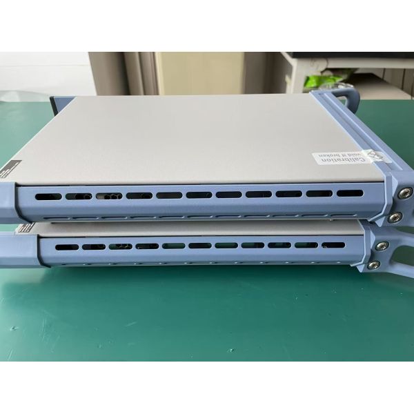 Rohde And Schwarz SGT100A RF Vector Signal Generator 1 MHz to 6GHz with Pulse Modulation and Rackmount Design