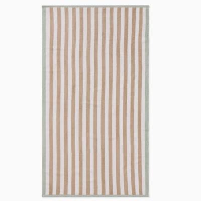 Timeless Striped Beach Towel with Vintage Inspired Fade-Resistant Stripes for Classic Beach Style