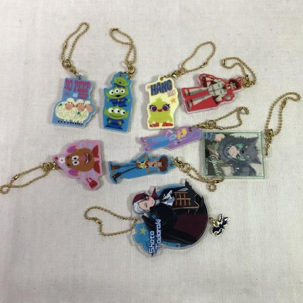 OEM ODM Acrylic Anime Keychain Display With Color Fadeless