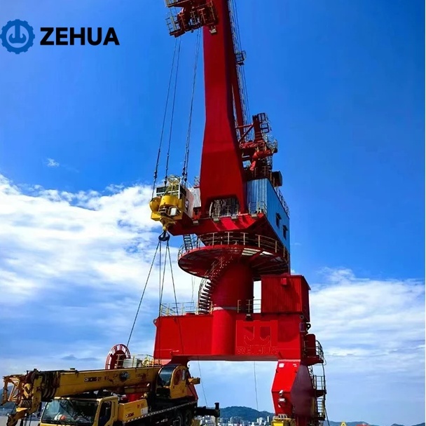 10-35 Ton Mobile Harbour Portal Crane 45m Span MQ Port Pedestal Crane China