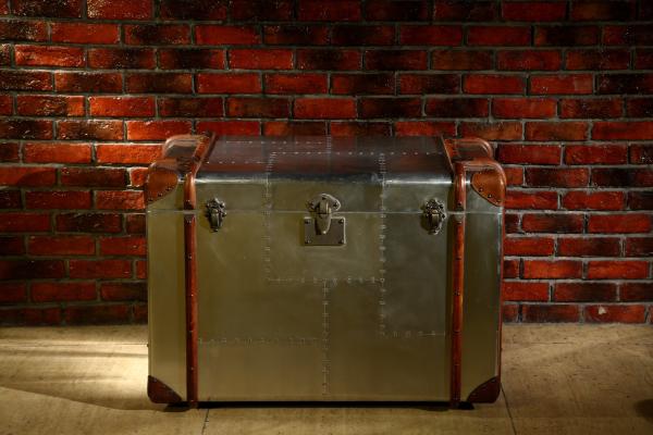 Antique Retro Decorative Storage Chest , Large Decorative Leather Trunks Copper Lock