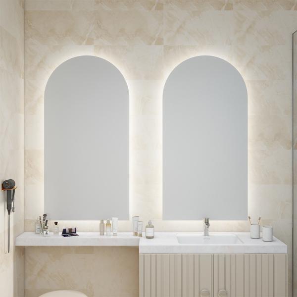 Lumière miroir LED sans cadre avec capteur tactile anti-brouillard et luminosité réglable Idéal pour les suites d'hôtel modernes