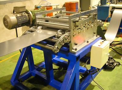 rolo da largura da bobina de 60mm - de 140mm que forma a máquina com estrutura de guiamento da máquina da coluna