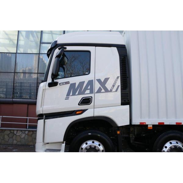 9.6 Meters Sinotruk HOWO Cargo Box Truck MAX 330HP 6X2