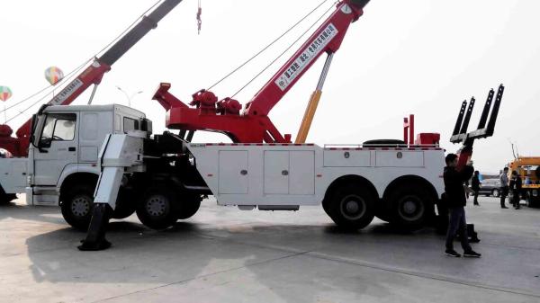 Heavy Duty Special Purpose Truck , Tow Truck Wrecker ISO9001 Standard