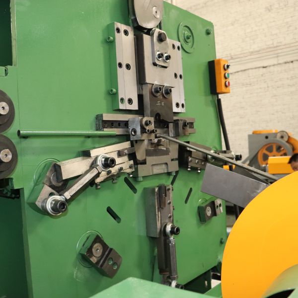 Low Noise Customized Eye Bolt Making Machine Compact Footprint