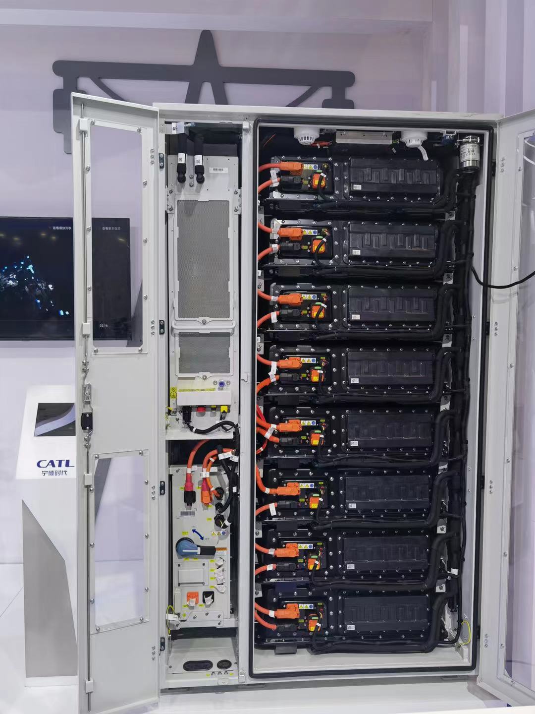 Насос охлаждающего вещества серии OWP 24VDC с высоким расходом 6000 л/ч при ширине головы 8 м Используется в циркуляции гликола и других системах охлаждения