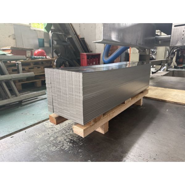 SUS301-CSP JIS G4313 Cold Rolled Stainless Steel Strips Cut Lengths Plates