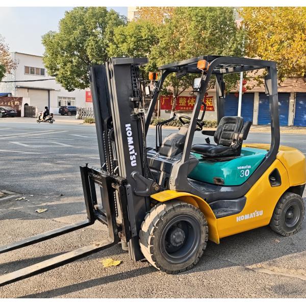 Komatsu 30 3 Ton Second Hand Diesel Forklifts Three Stages And With Side Shift