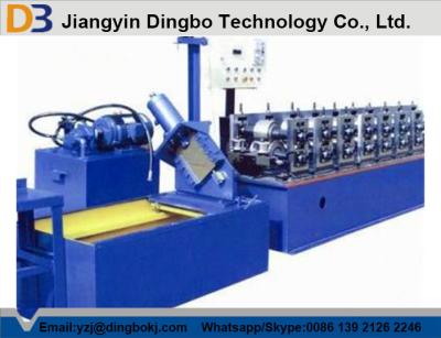 Luz mínima Keel Roll Forming Machine With da tolerância que corta automaticamente o parafuso prisioneiro que faz a máquina