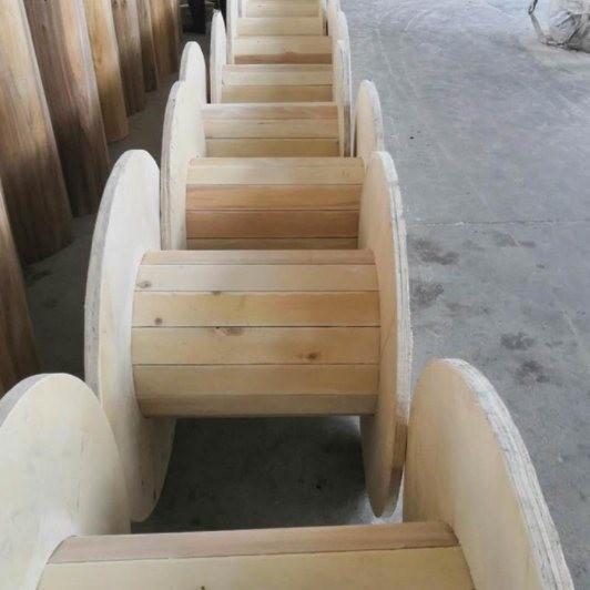 Round Large Wood Cable Spool Diameter 1400mm Wooden Wire Reel