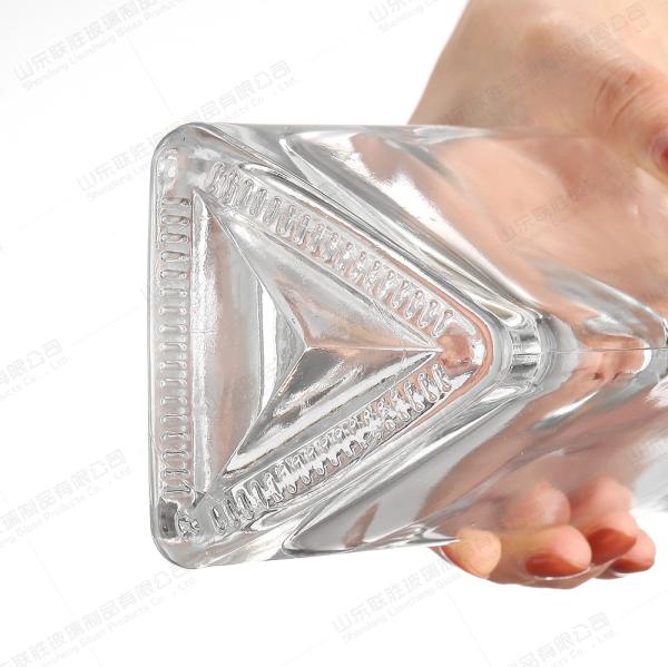 Customized Size Transparent White Wine Glass Bottle for Liquor Decanter Whiskey Glass