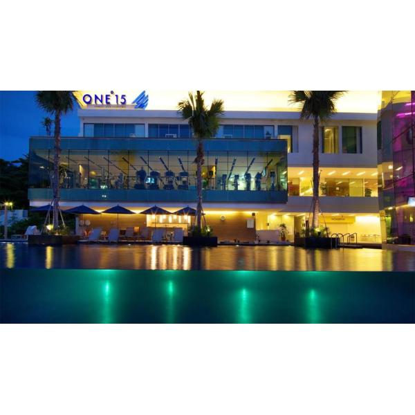 Прозрачный уборщик бассейна Треугольный вакуумный уборщик для семейного бассейна