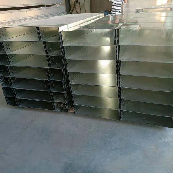 1.0mm-2.5mm bandeja de cable de acero galvanizado para soporte de cable resistente en entornos industriales