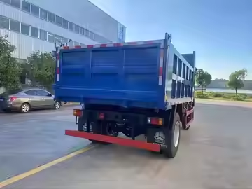 Dongfeng 6 cilindros Euro II Peso de contención 6400KG Tanque de combustible de acero 4x2 Camión de descarga