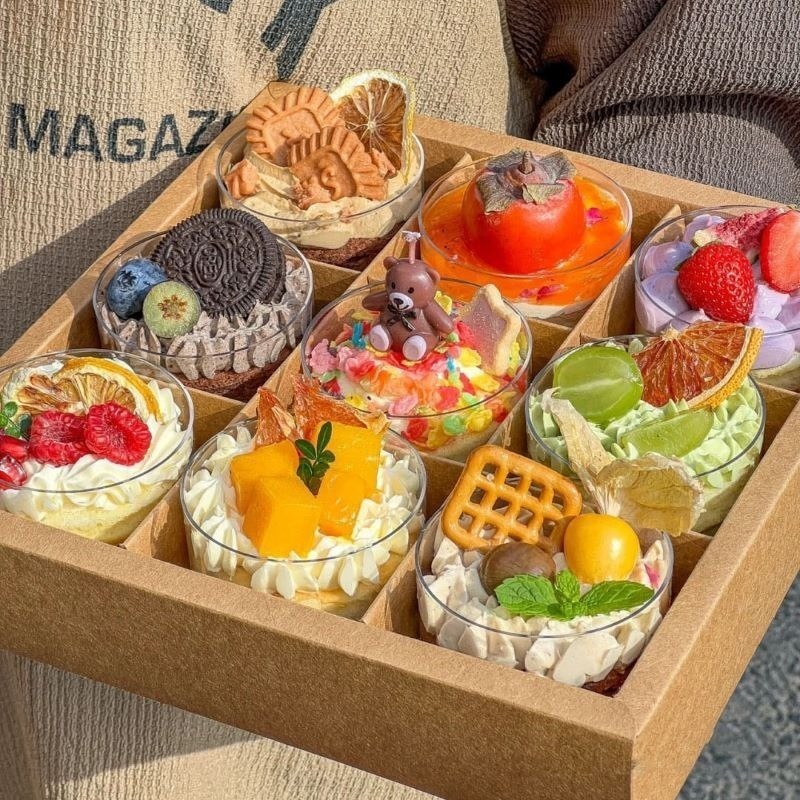 Picnic Box 25cm*25cm with Lid Kraft Paper Disposable Mousse Cup Packaging Eco-friendly
