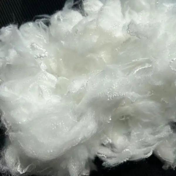 Fibra PET de baixa fusão com baixa absorção de umidade