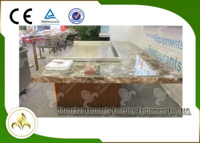 O retângulo dá forma à grade elétrica de Teppanyaki da exaustão superior das emanações para a casa