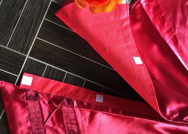 Red Patchwork Christmas Tree Skirt Polyester / Velvet Material For Decorative